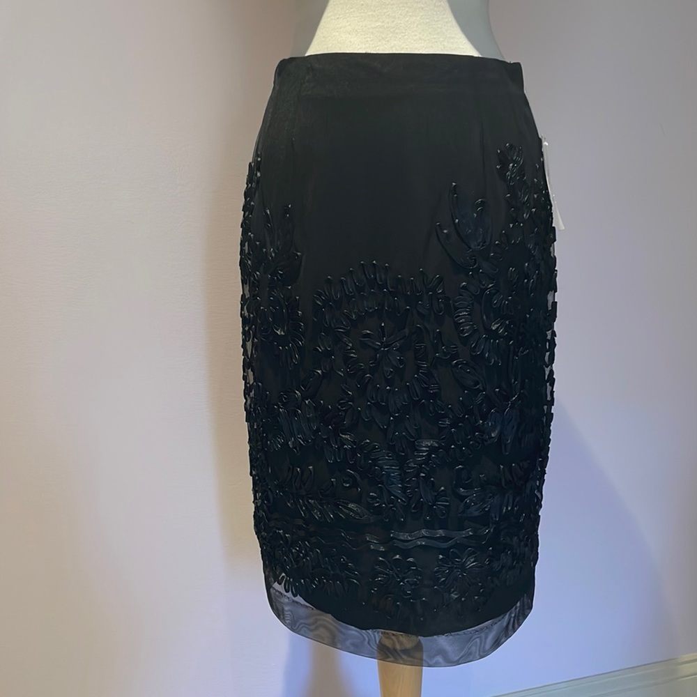Black back zipper skirt with ribbon detailing